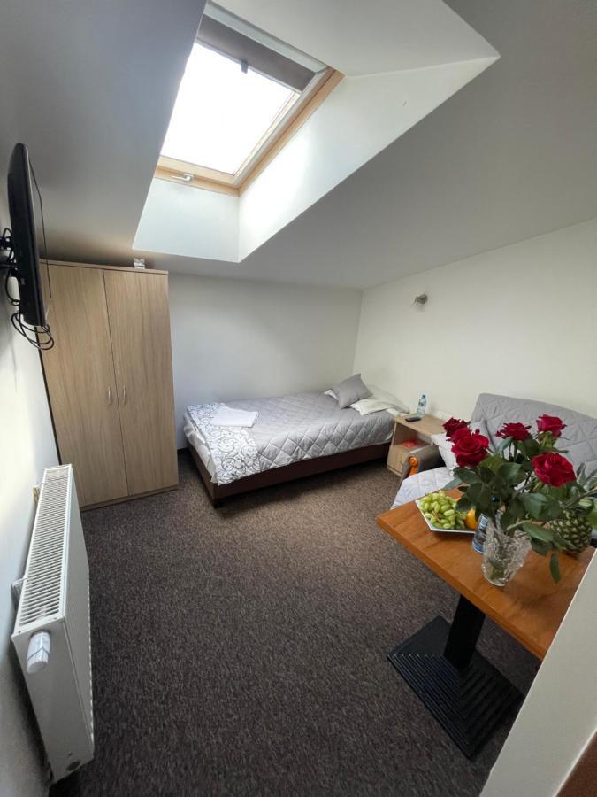 Hotelik Gold Raszyn Bagian luar foto
