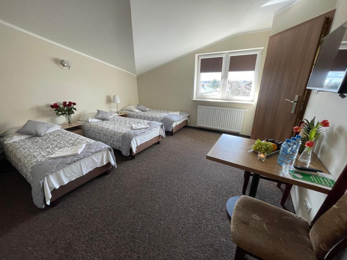 Hotelik Gold Raszyn Bagian luar foto