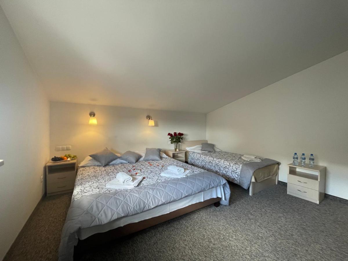 Hotelik Gold Raszyn Bagian luar foto