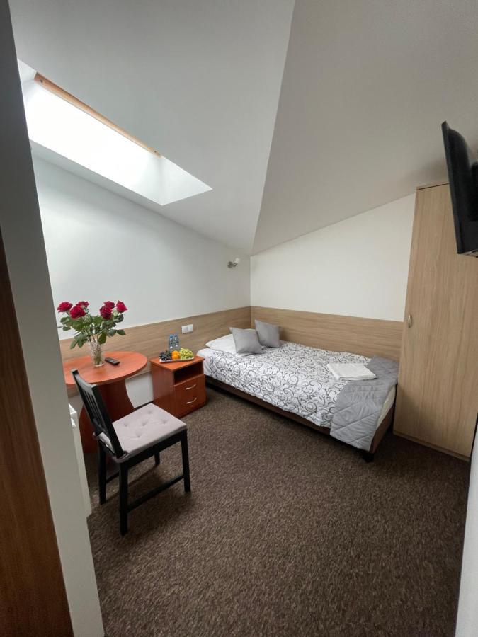 Hotelik Gold Raszyn Bagian luar foto