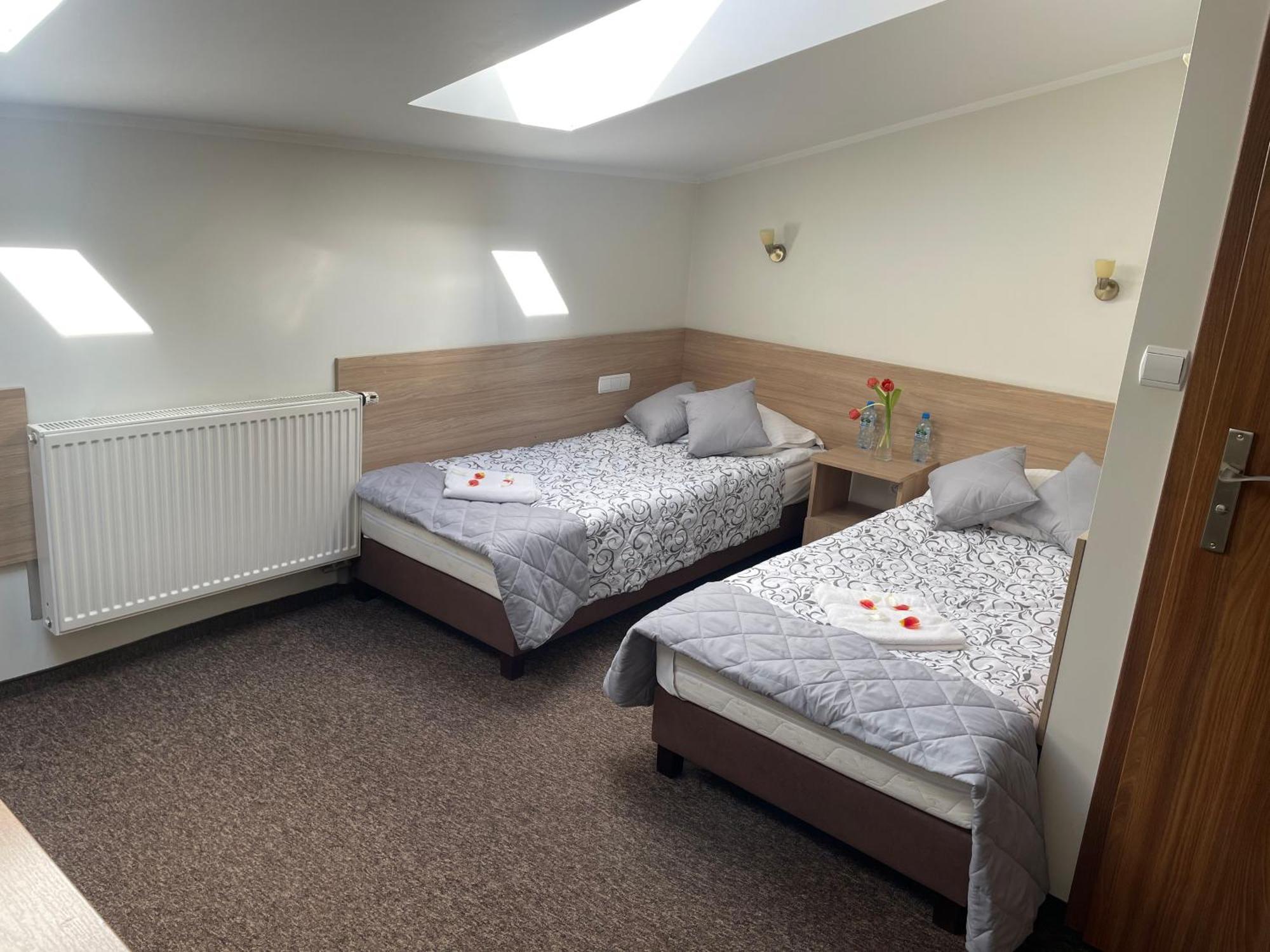 Hotelik Gold Raszyn Bagian luar foto