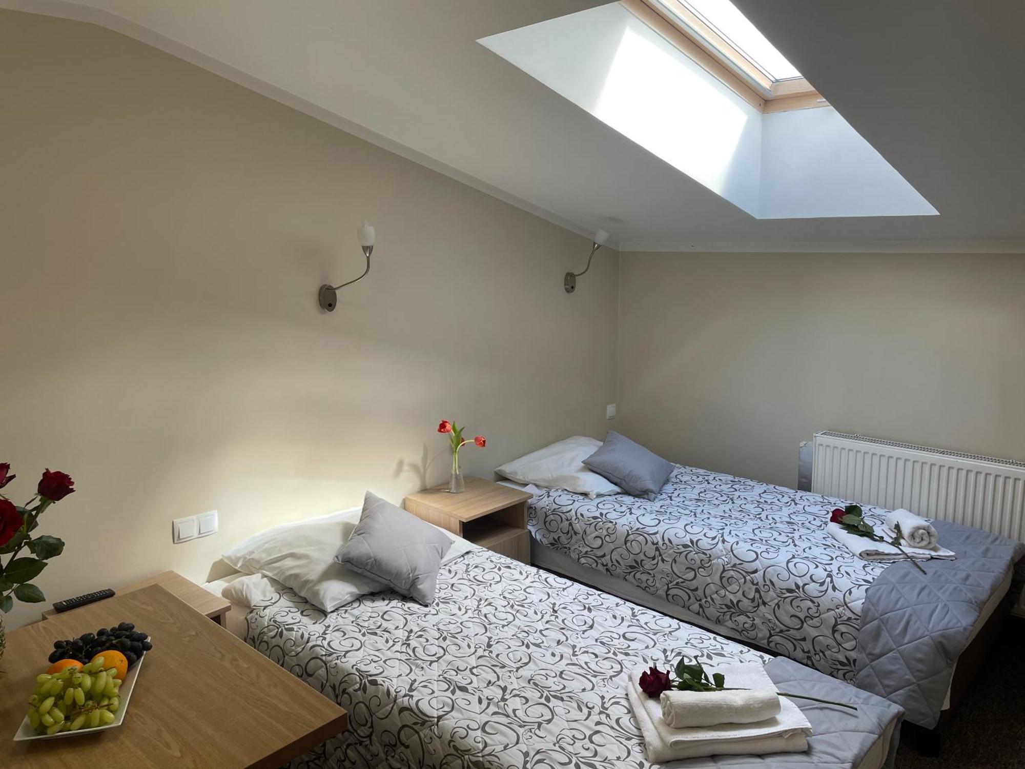 Hotelik Gold Raszyn Bagian luar foto