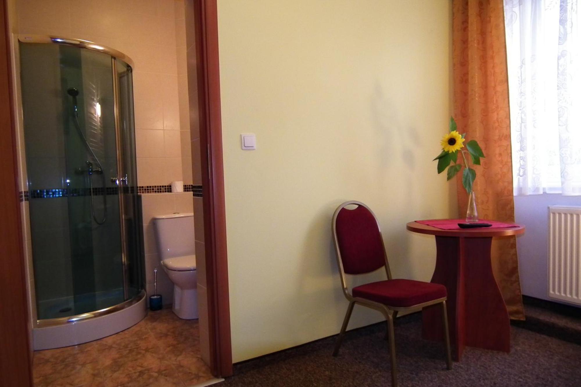 Hotelik Gold Raszyn Ruang foto